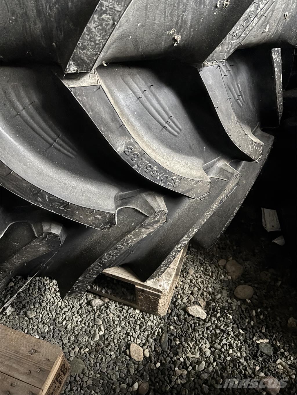 BKT Däck 650/65R38 1st Gumiabroncsok, kerekek és felnik