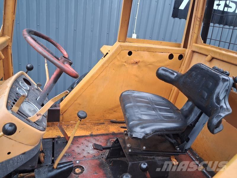 Hemek 650 8-HJULS DRIFT Gumikerekes homlokrakodók