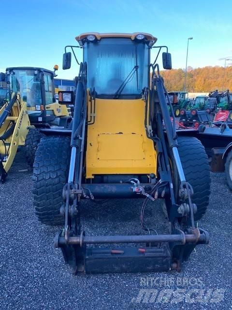 JCB 412S LASTMASKIN Gumikerekes homlokrakodók