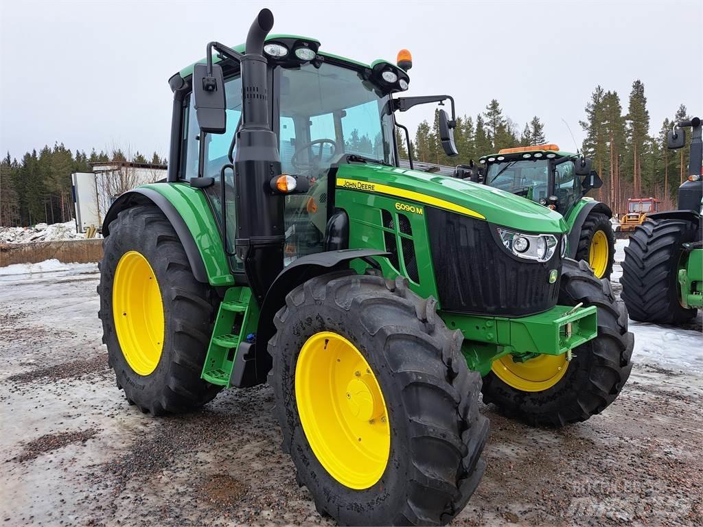 John Deere 6090M Traktorok