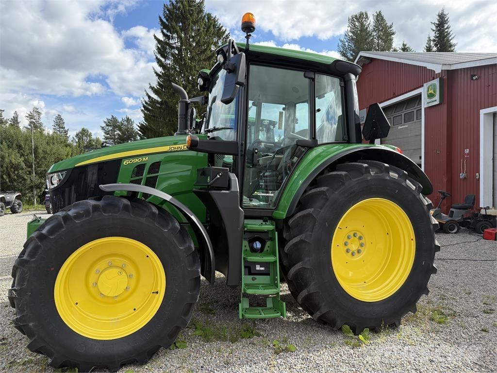 John Deere 6090M Traktorok