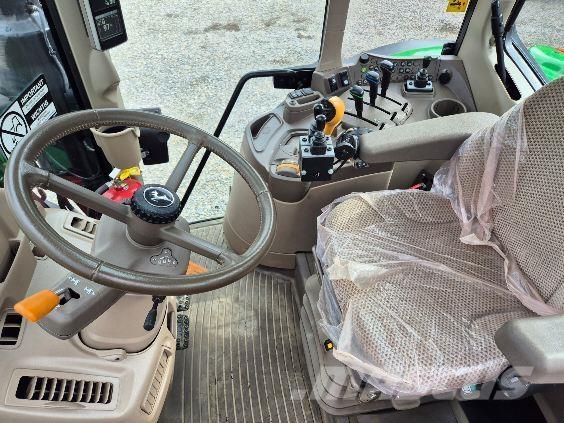 John Deere 6090M Traktorok