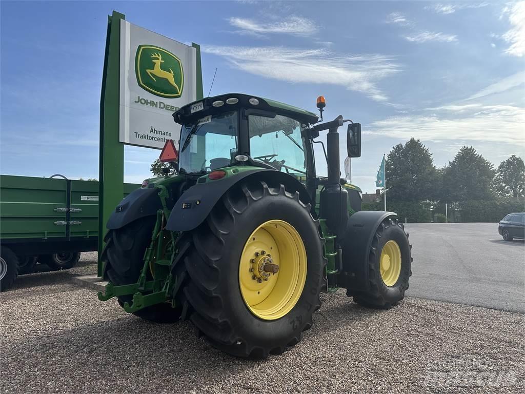 John Deere 6215R Traktorok