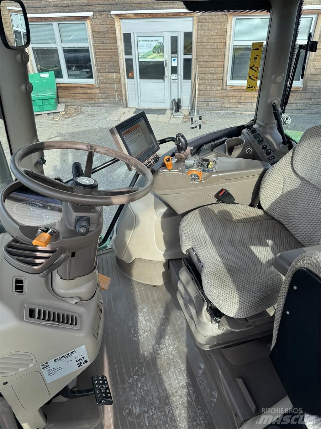 John Deere 6215R Traktorok