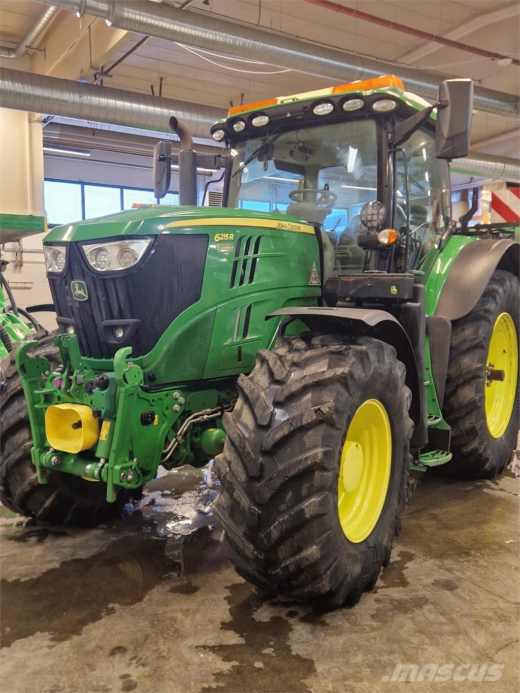 John Deere 6215R Traktorok