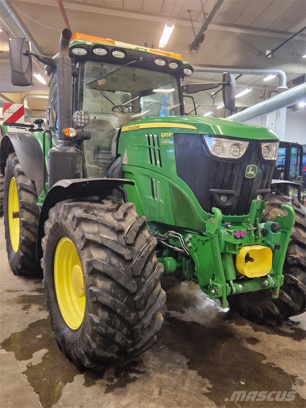John Deere 6215R Traktorok