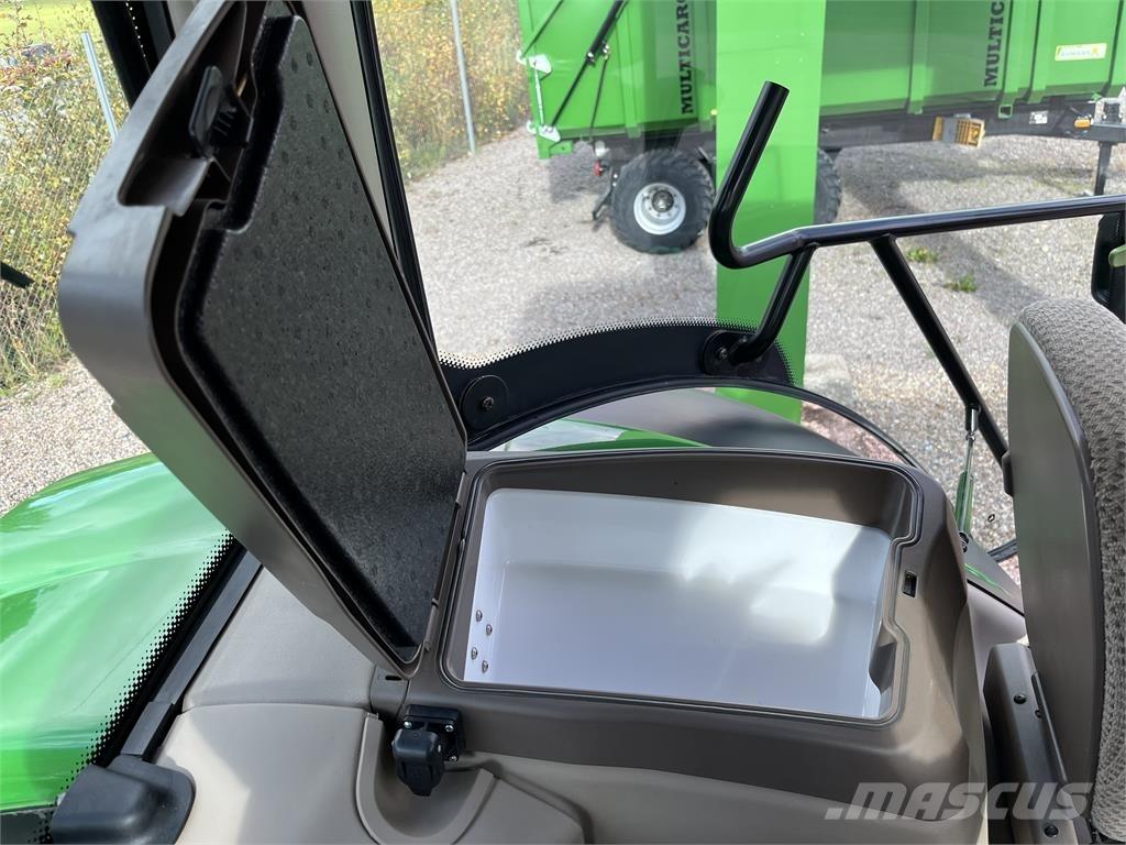 John Deere 6215R Traktorok