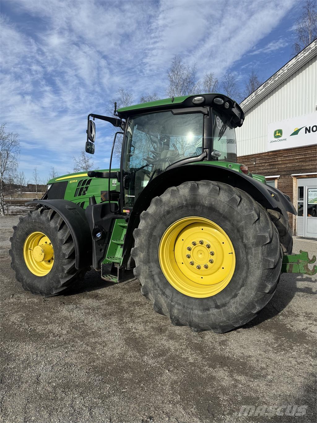 John Deere 6215R Traktorok