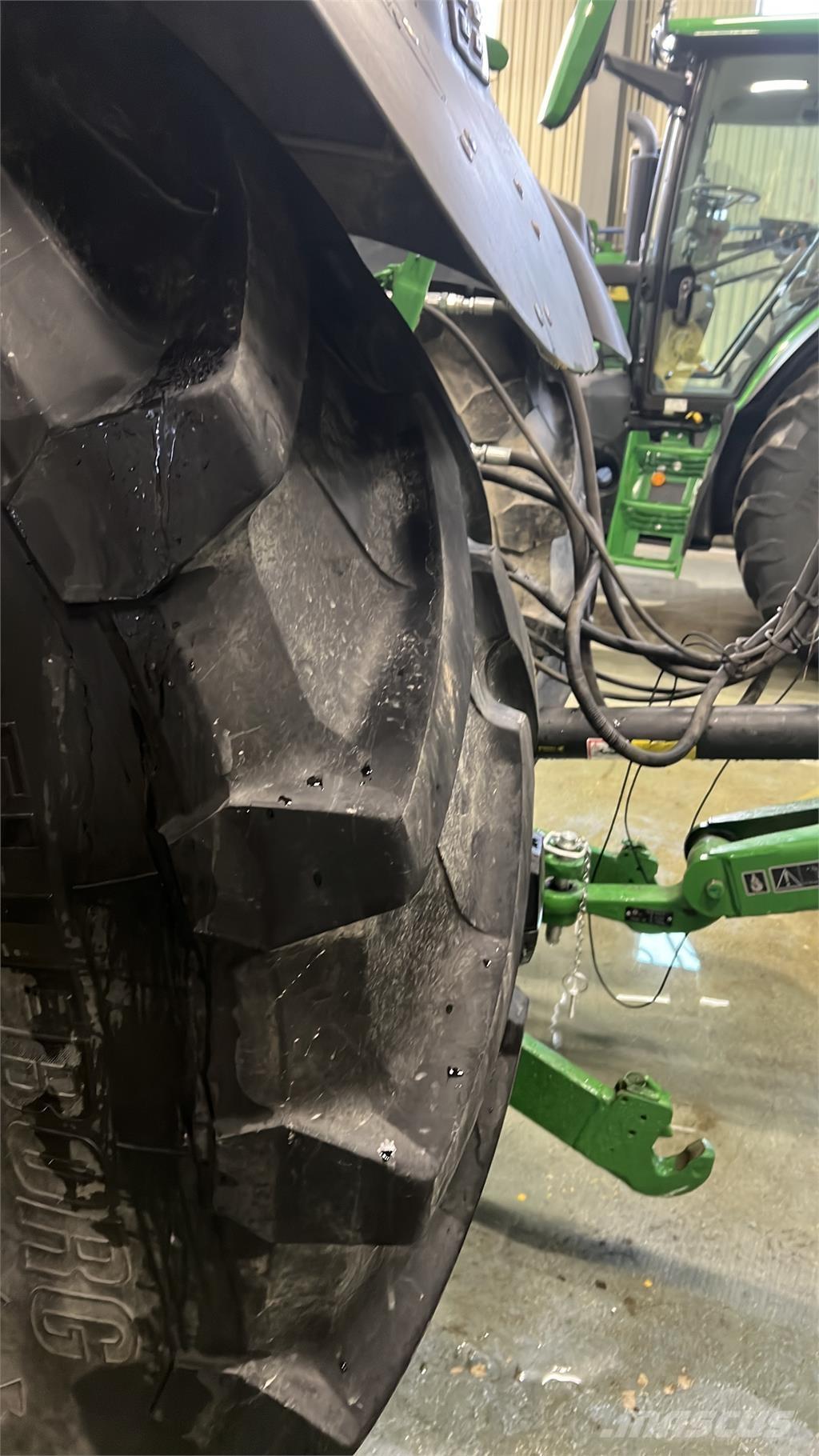 John Deere 6215R Traktorok