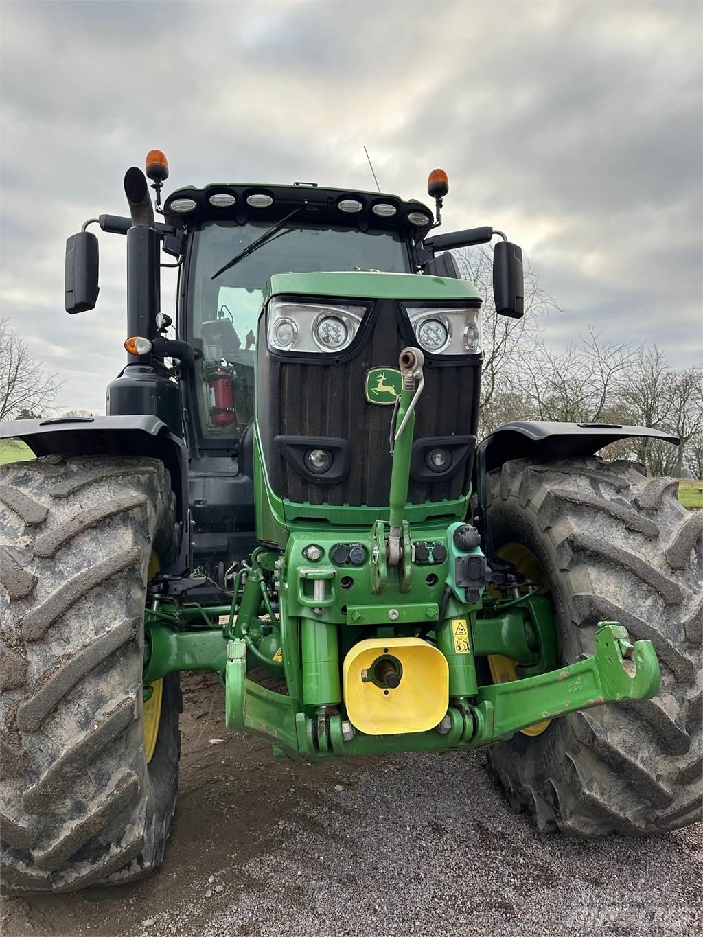 John Deere 6250R Traktorok