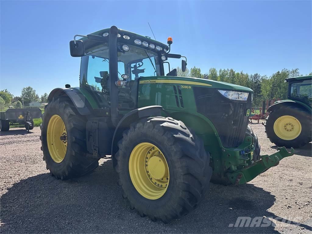 John Deere 7230R Traktorok