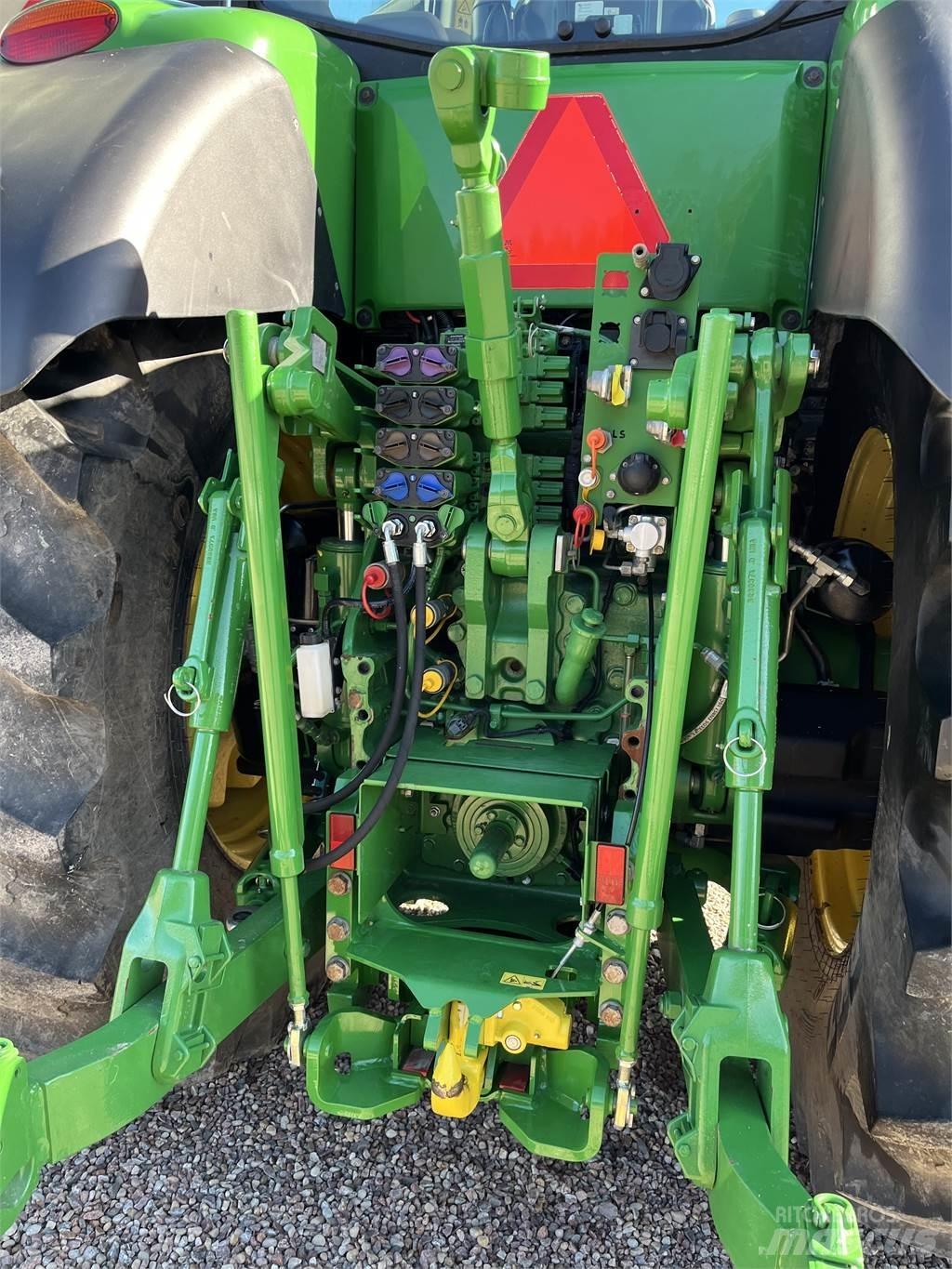 John Deere 8370R Traktorok