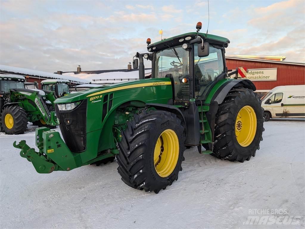 John Deere 8370R Traktorok