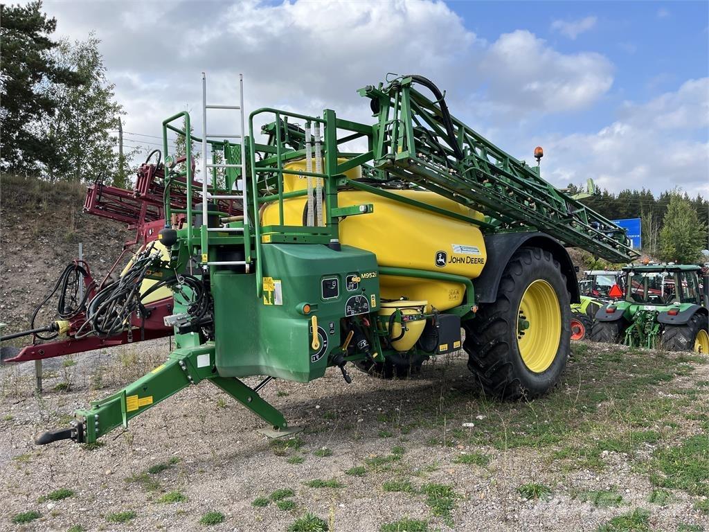 John Deere M952 Vontatott trágyaszórók