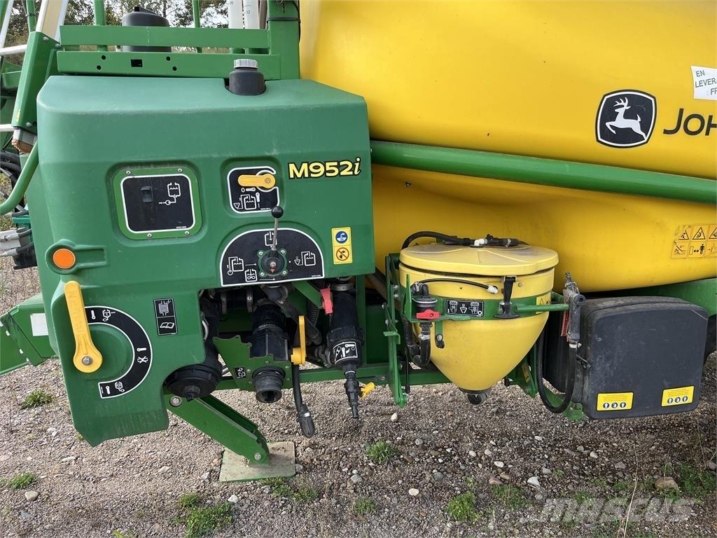 John Deere M952 Vontatott trágyaszórók