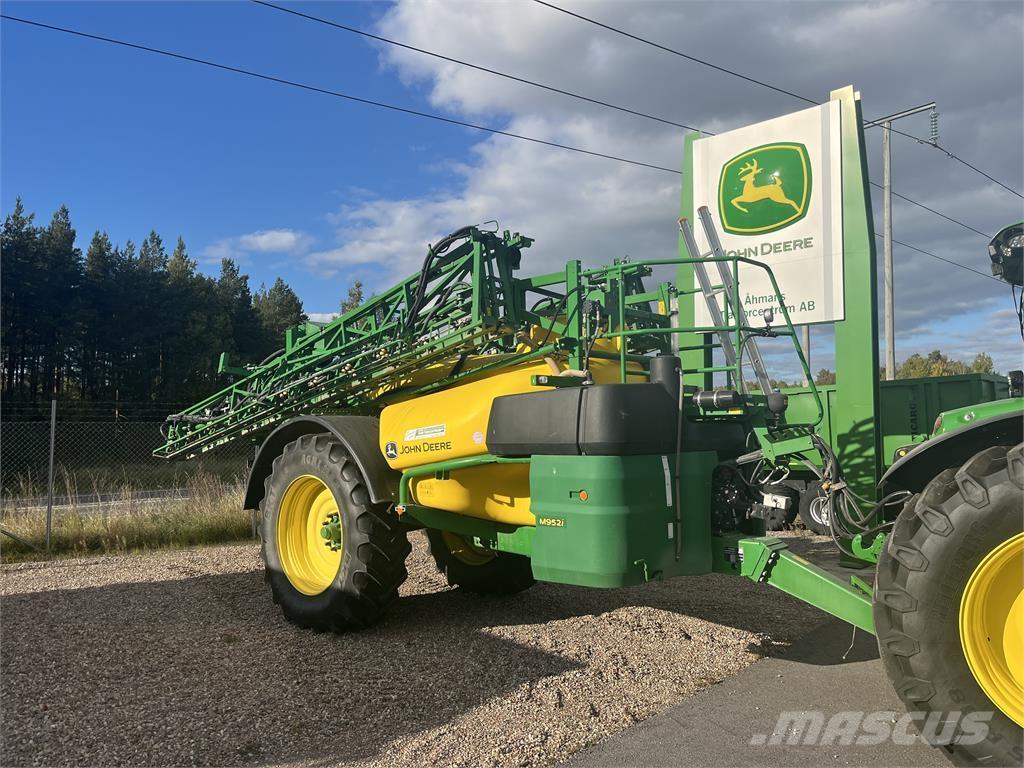 John Deere M952 Vontatott trágyaszórók