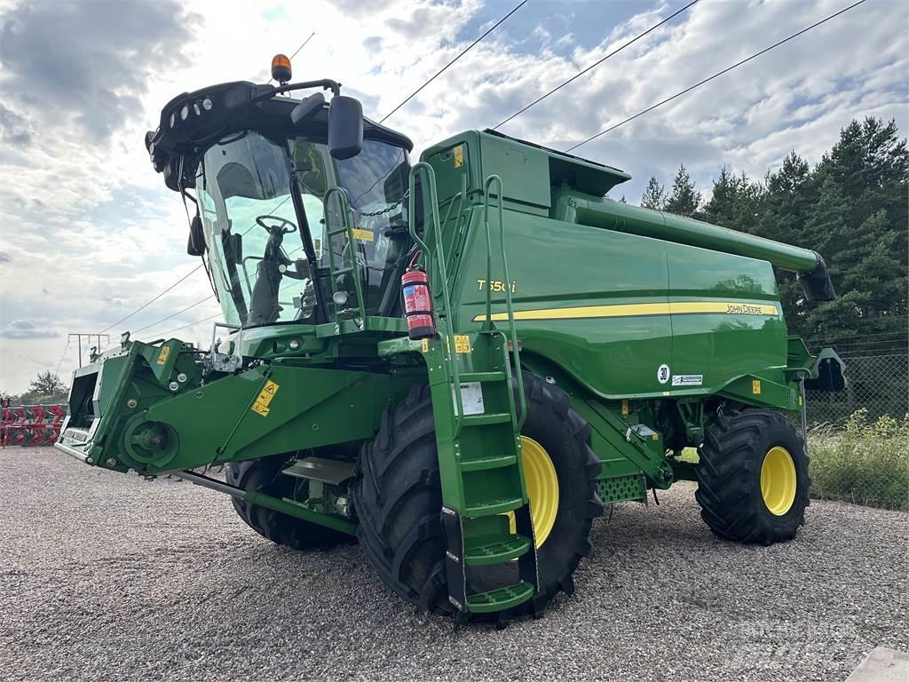 John Deere T550 Kombájnok
