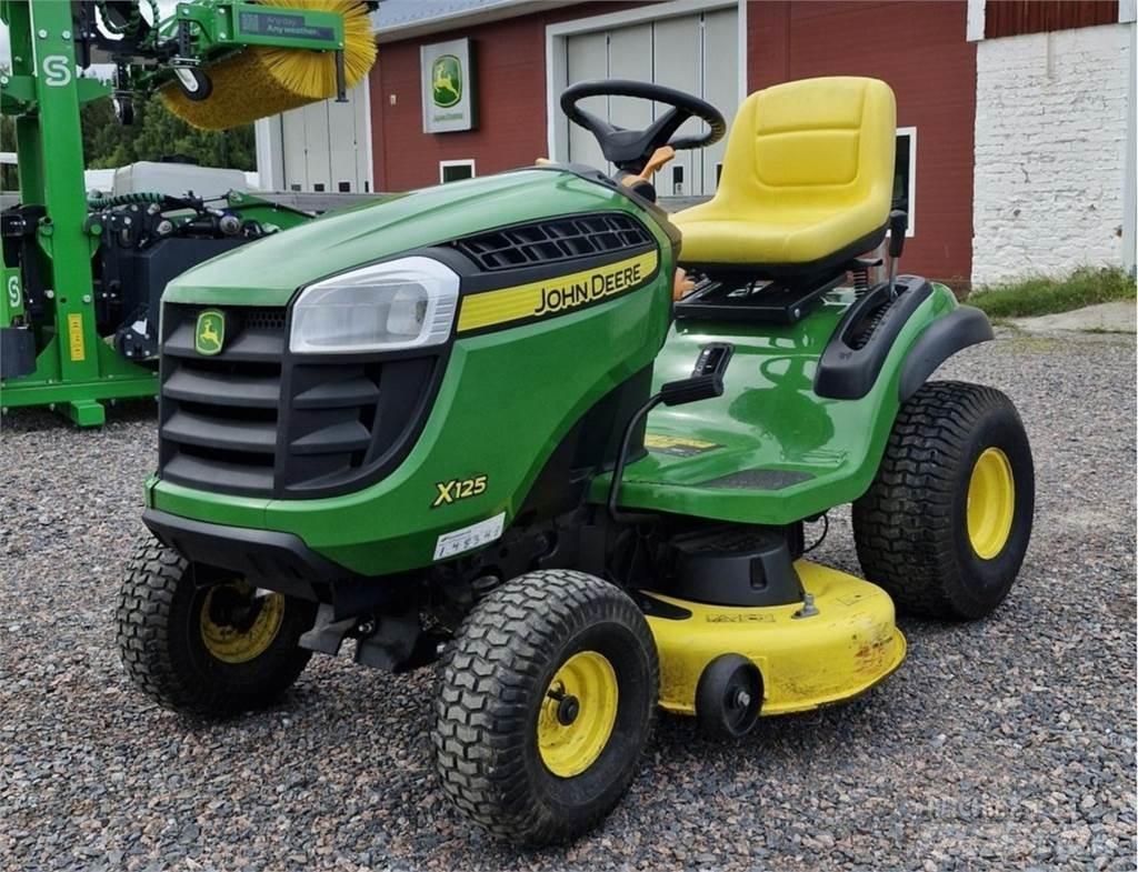 John Deere X125 Ráülős fűnyírók