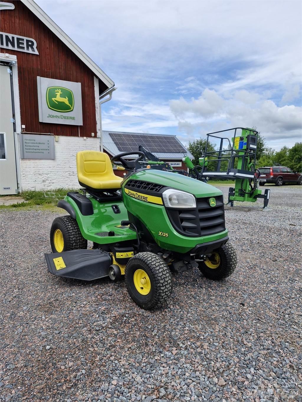 John Deere X125 Ráülős fűnyírók