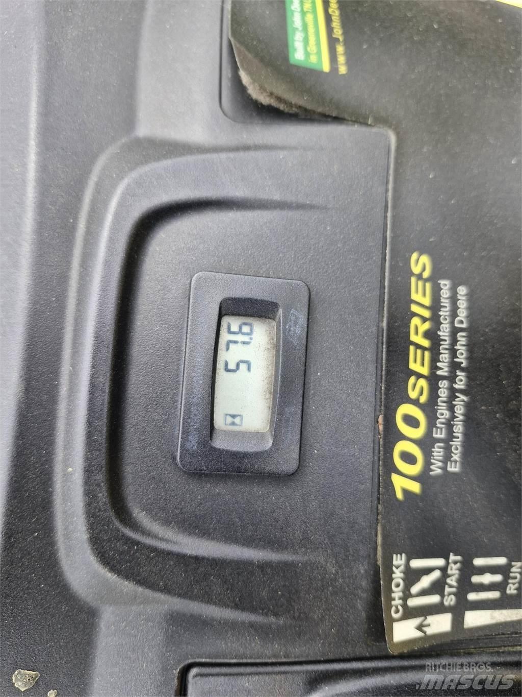 John Deere X125 Ráülős fűnyírók