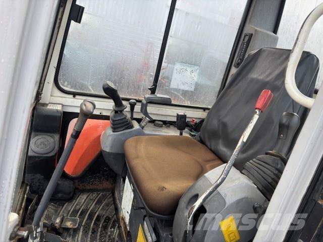 Kubota U35-3 a Lánctalpas kotrók