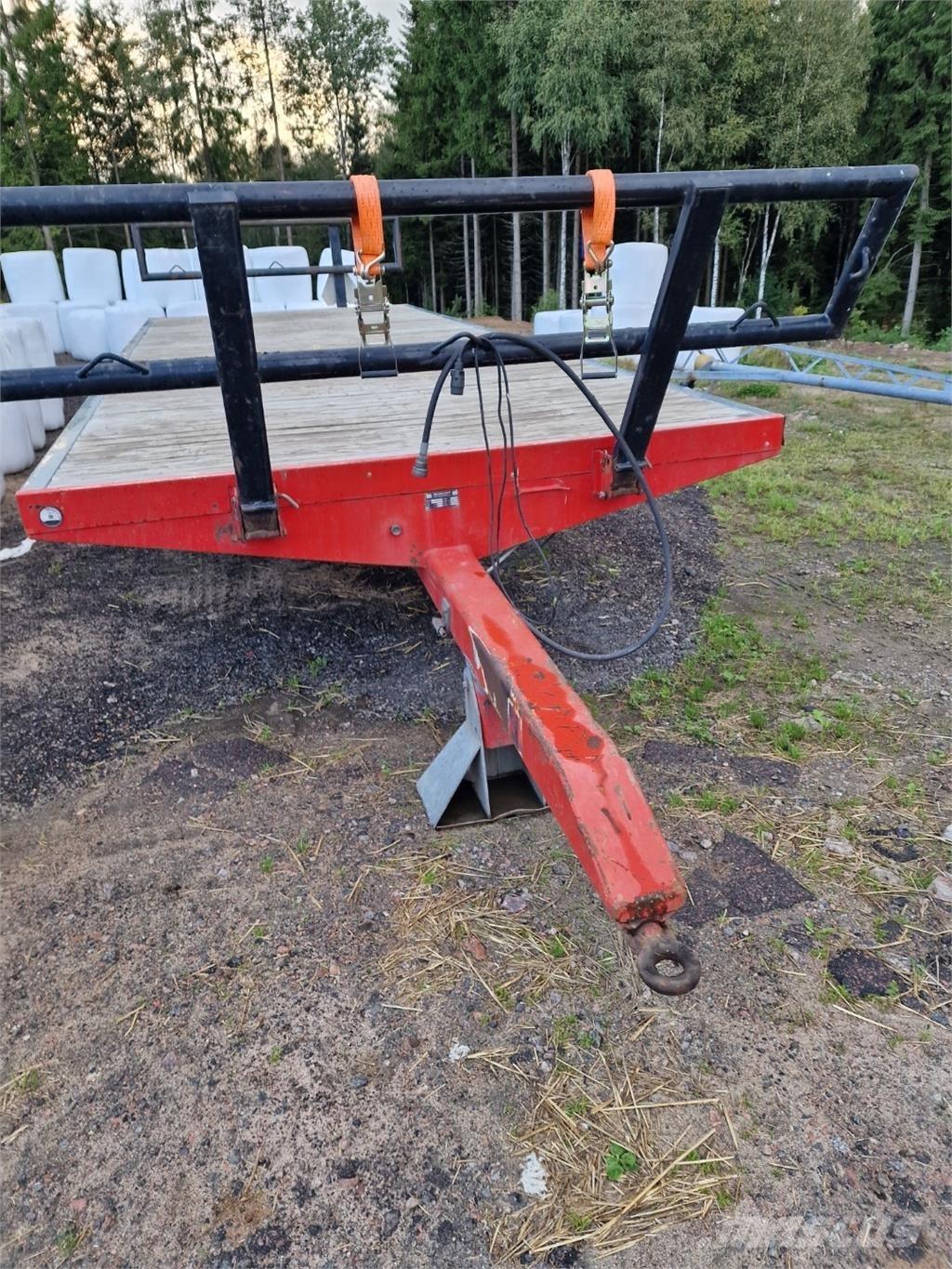 Mova 10T BALKÄRRA Bálaszállító pótkocsi