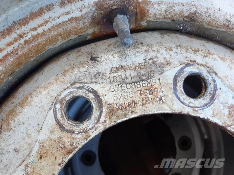  TRAKTOR HJUL 10,5/80-18 Gumiabroncsok, kerekek és felnik