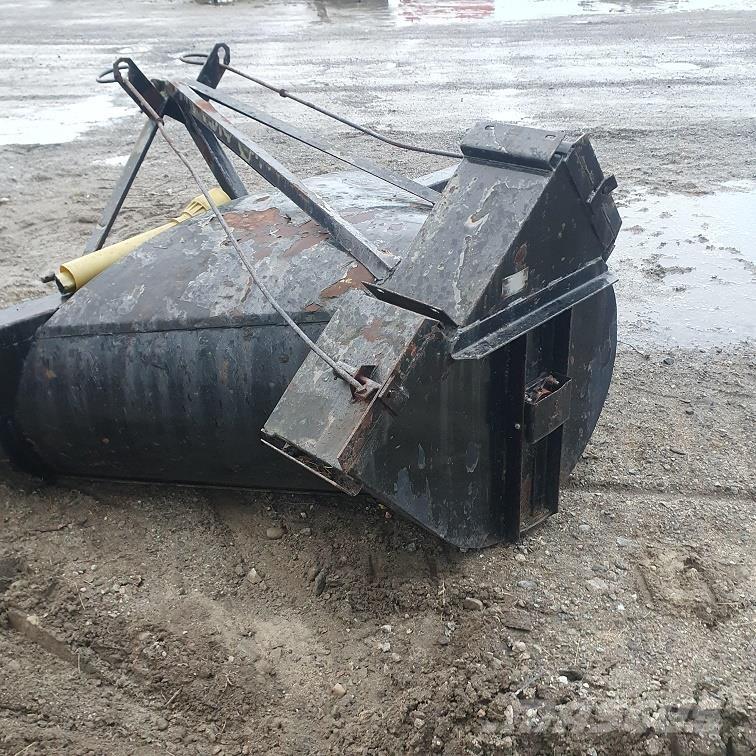  V-SLUNGA 2M Egyéb útkarbantartó és hókotró gépek