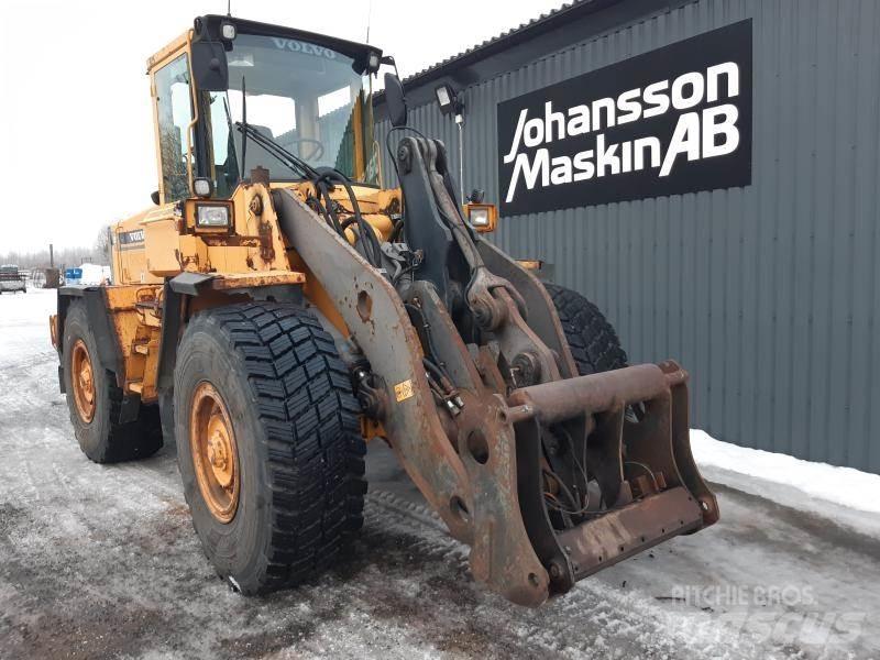 Volvo L90C Gumikerekes homlokrakodók