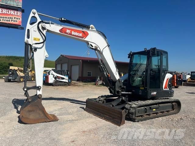 Bobcat E88 Közepes (midi) kotrók 7 t - 12 t