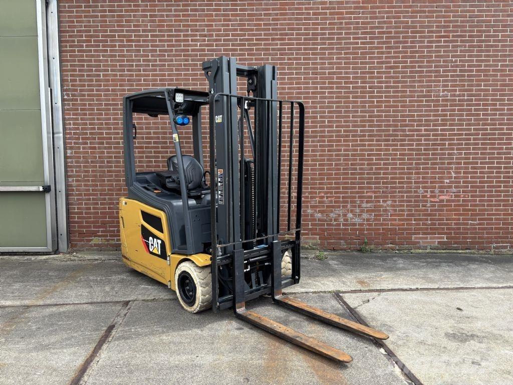 CAT 2ET4000 Elektromos targoncák