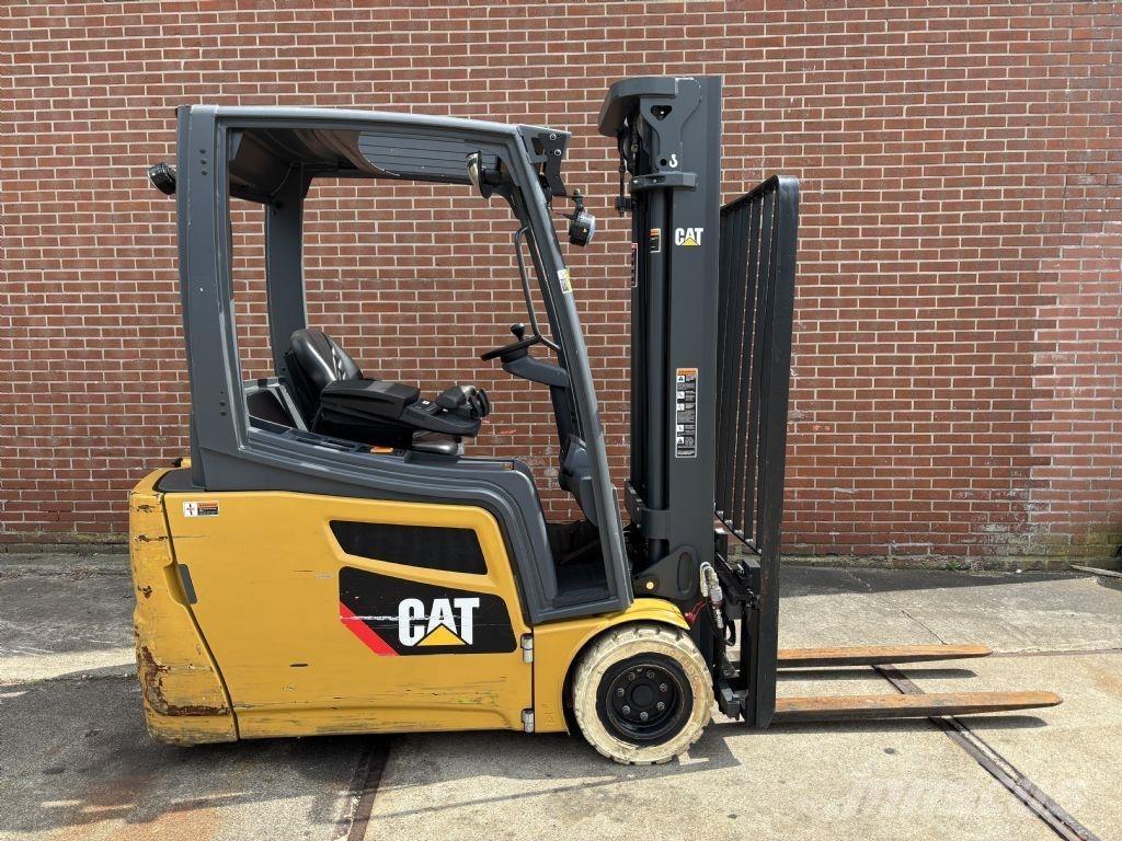 CAT 2ET4000 Elektromos targoncák