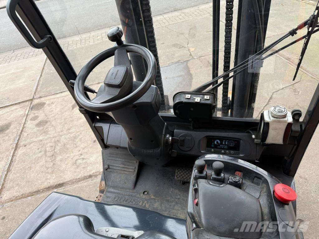 Doosan B35X-7 Elektromos targoncák
