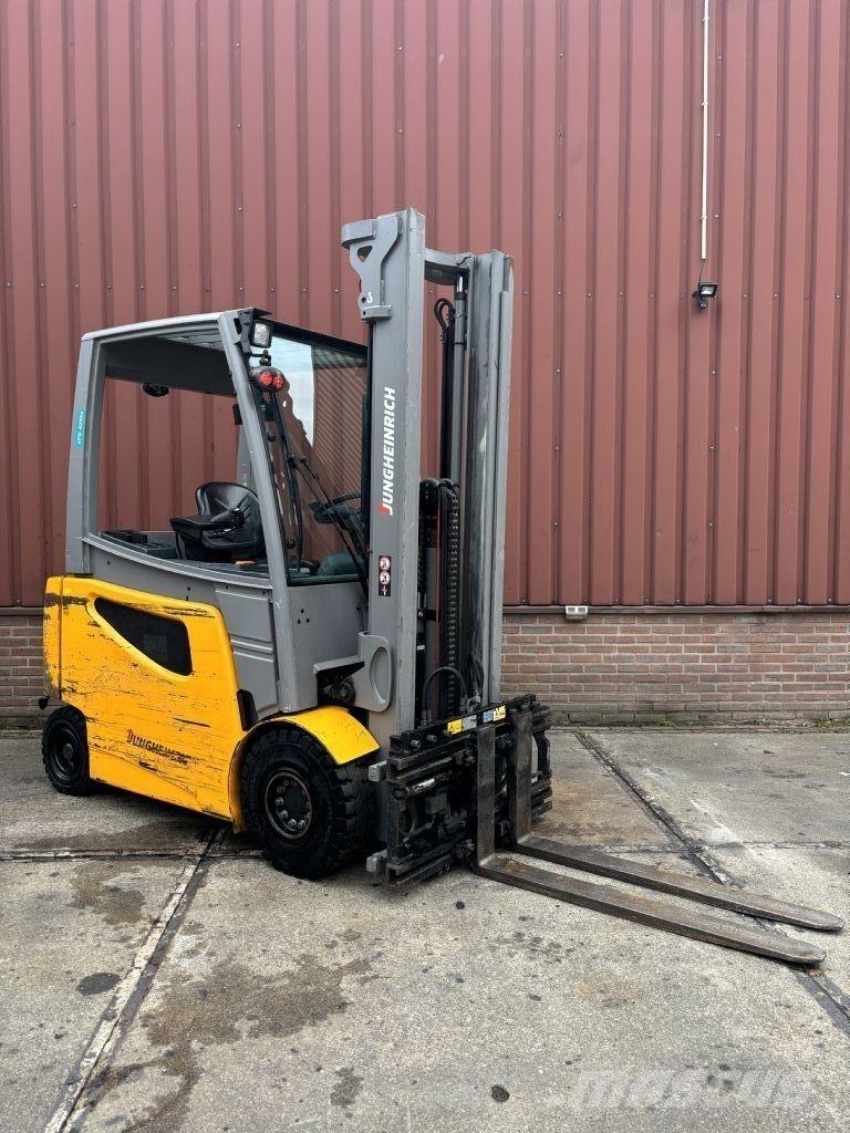 Jungheinrich EFG 425ks Elektromos targoncák