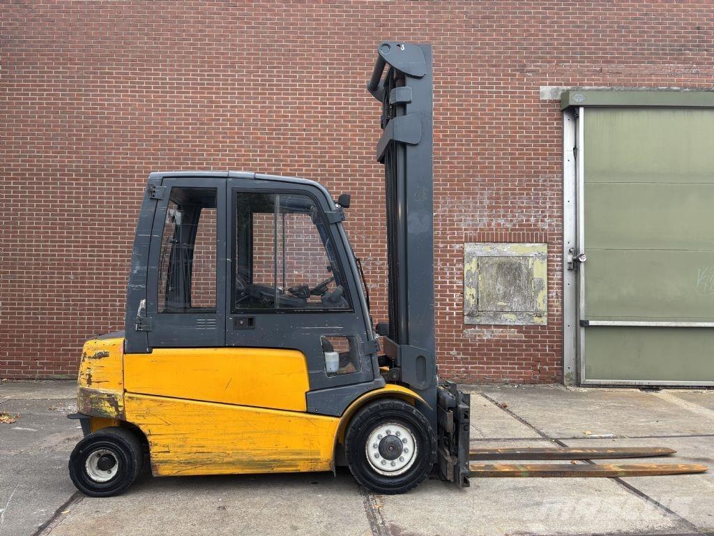 Jungheinrich EFG545 Elektromos targoncák