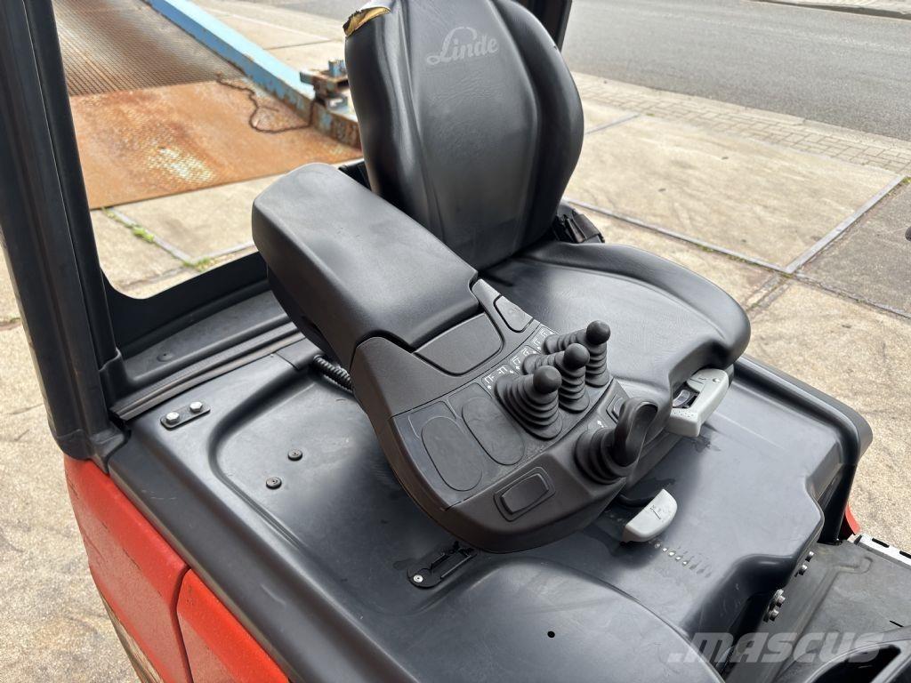 Linde E14-02 Elektromos targoncák