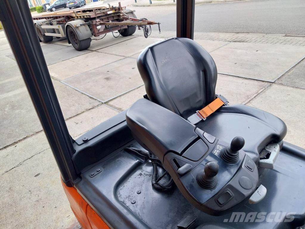 Linde E20L-02 Elektromos targoncák