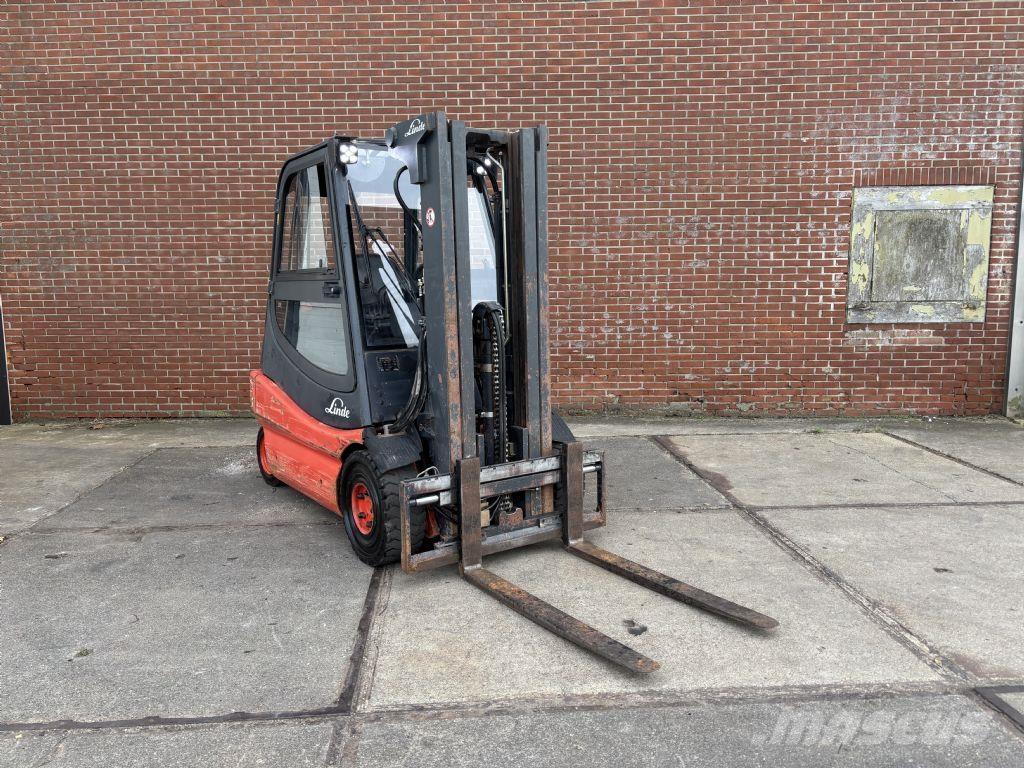 Linde E25 / 02 Elektromos targoncák
