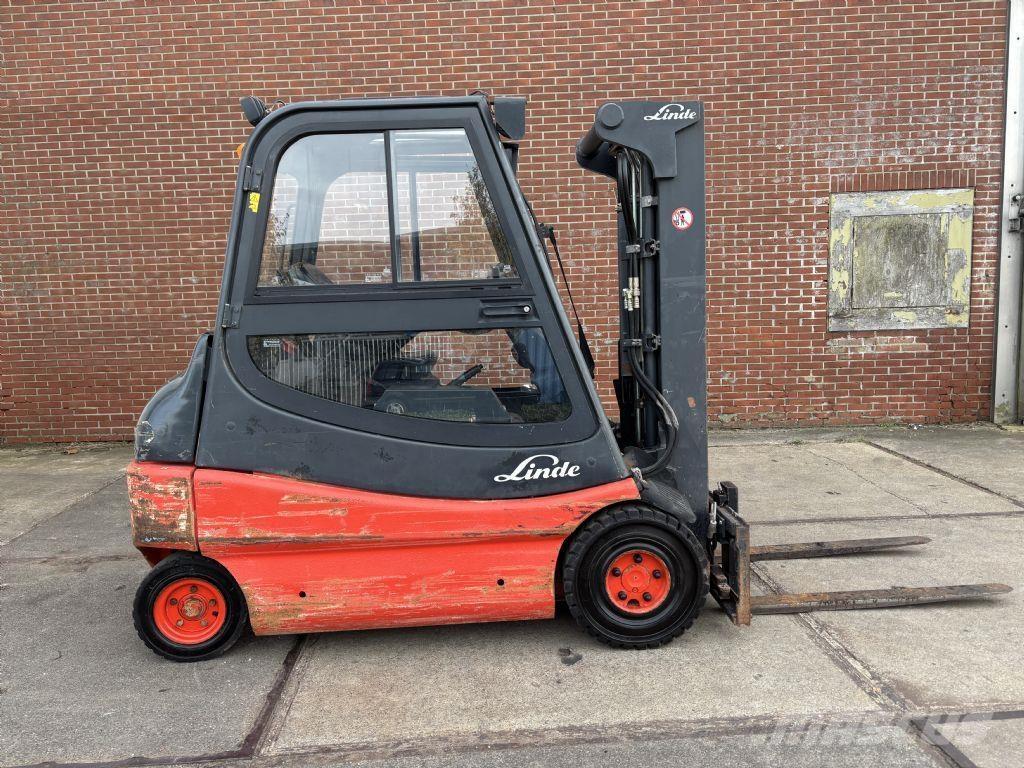 Linde E25 / 02 Elektromos targoncák