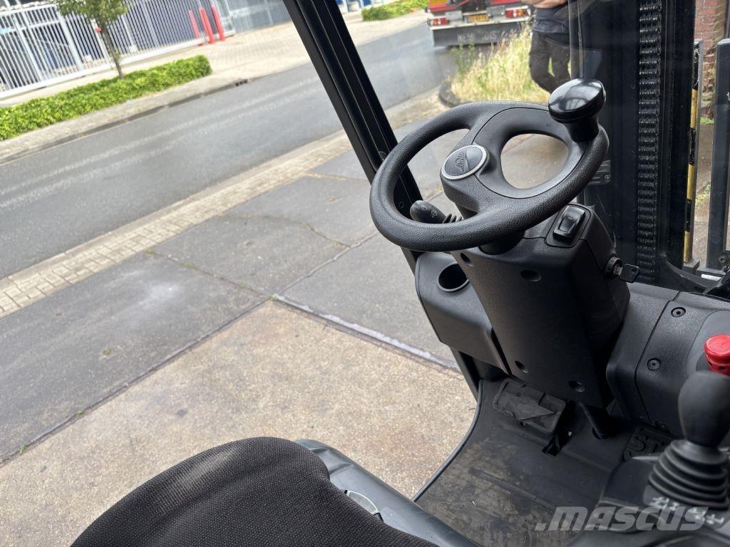 Linde E25HL-01/600 Elektromos targoncák