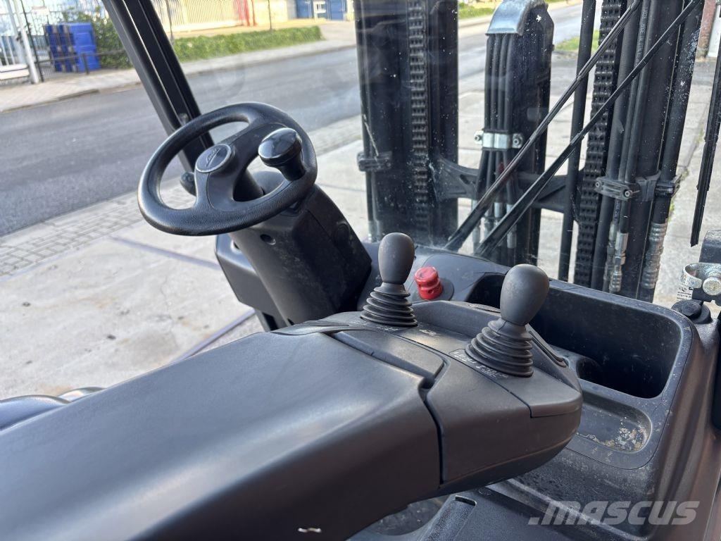 Linde E25HL-01/600 Elektromos targoncák