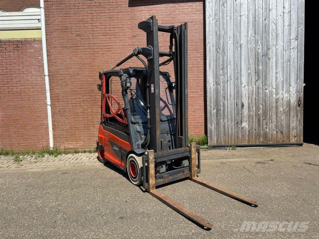 Linde E30-01 Elektromos targoncák
