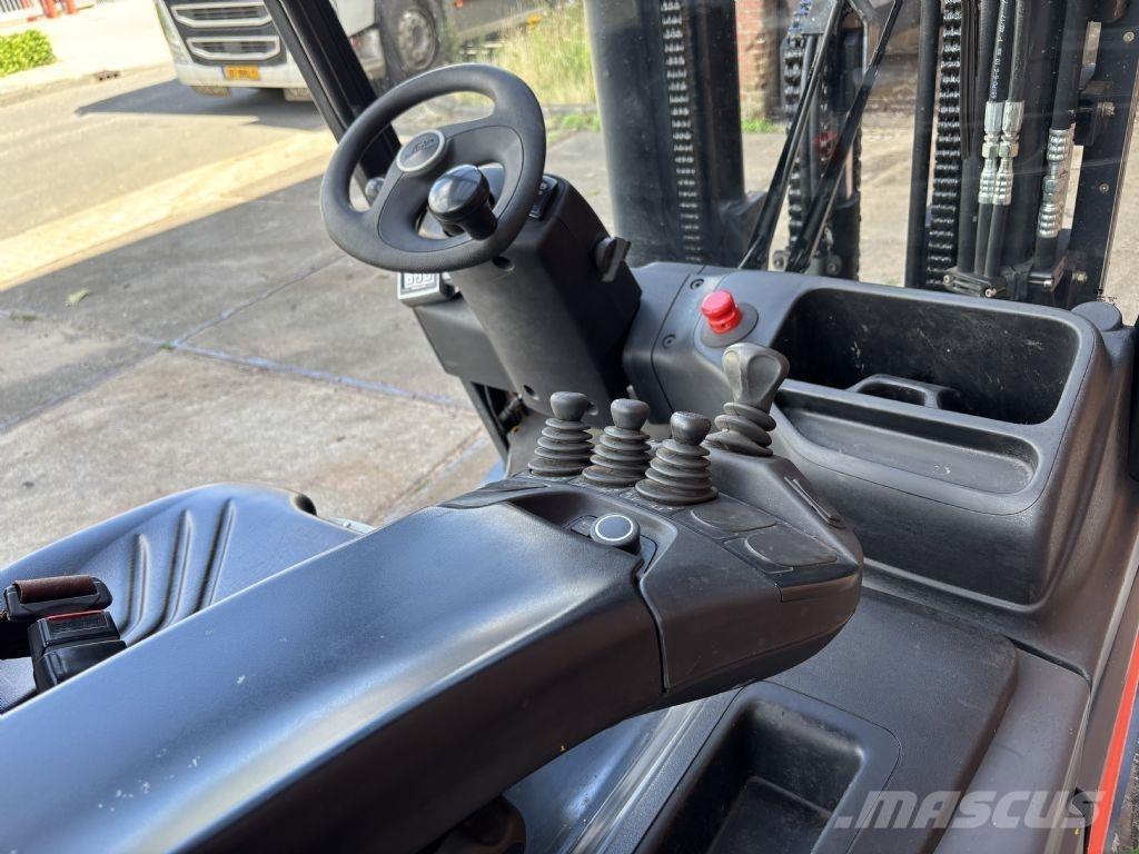 Linde E30-01 Elektromos targoncák
