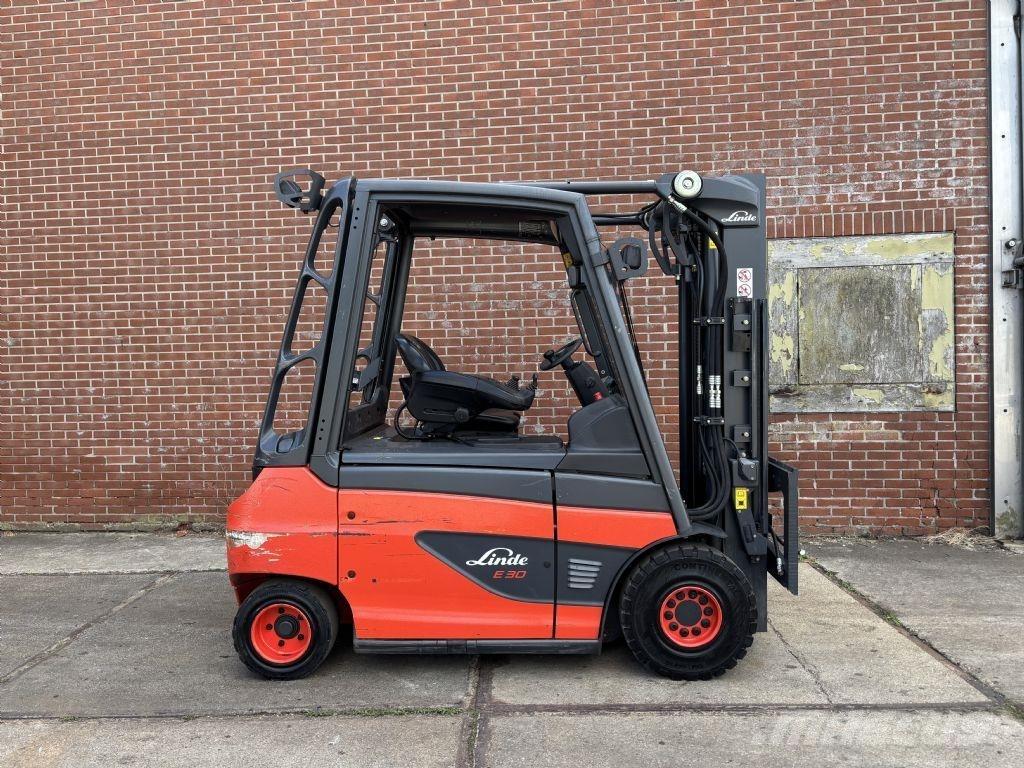 Linde E30-01 Elektromos targoncák