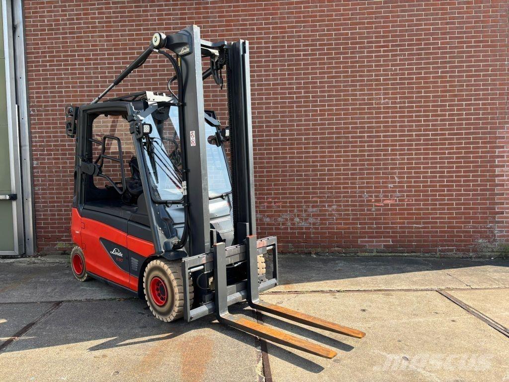 Linde E30L-01 Elektromos targoncák