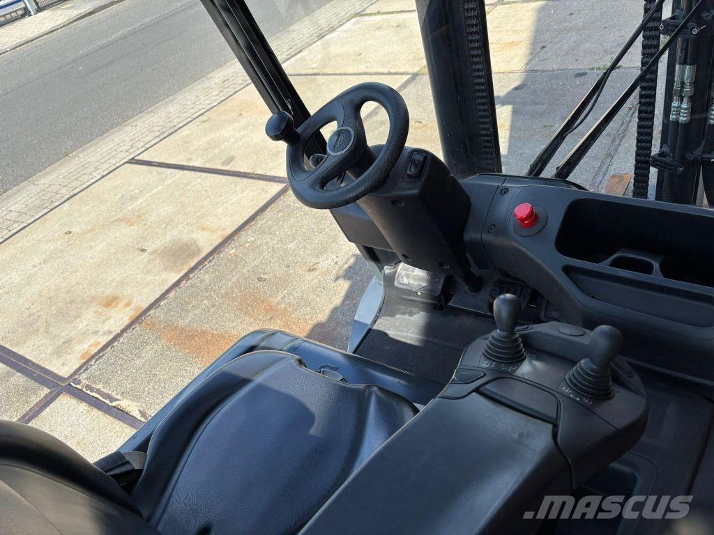 Linde E30L-01 Elektromos targoncák