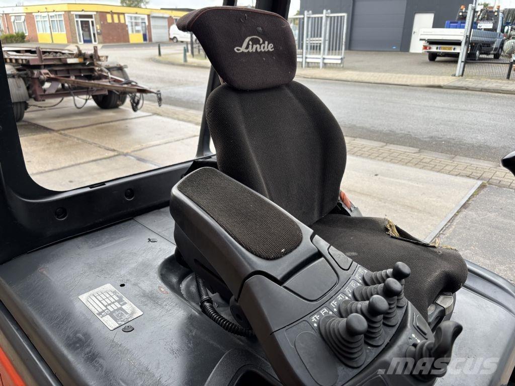Linde E30L-01 Elektromos targoncák