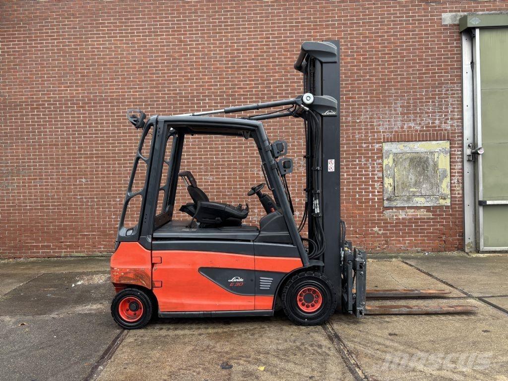 Linde E30L-01 Elektromos targoncák