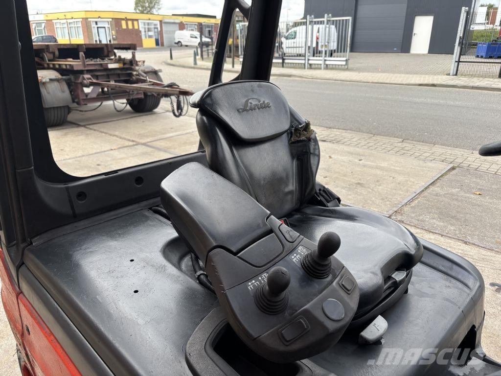 Linde E30L-01 Elektromos targoncák