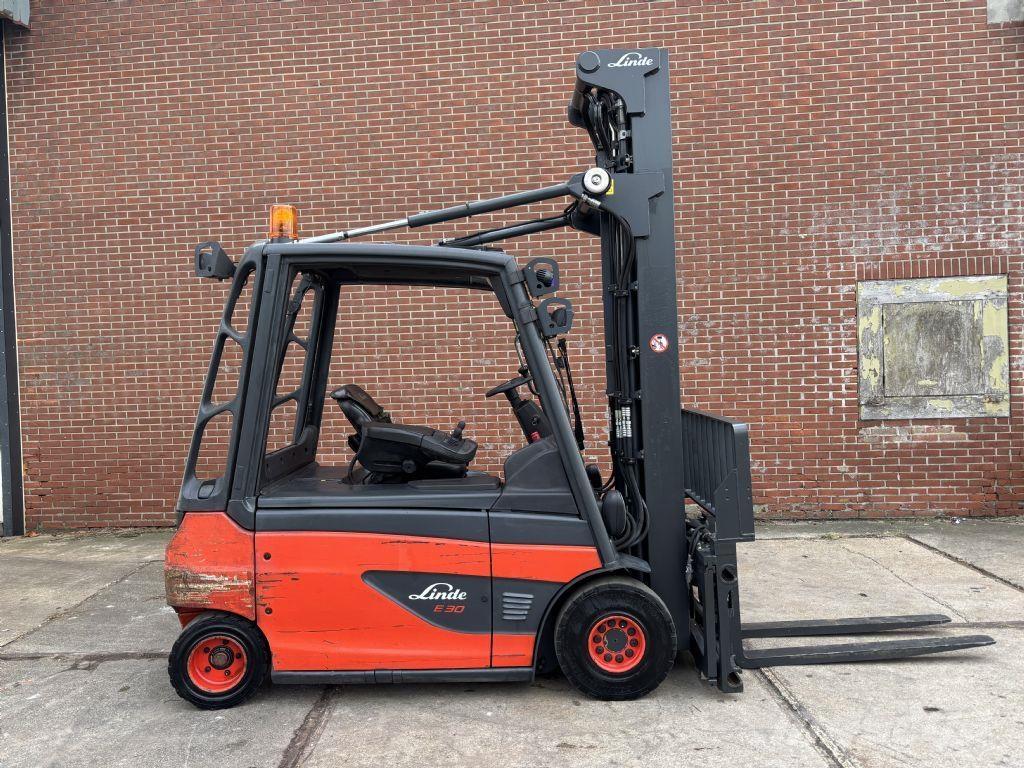 Linde E30L-01 Elektromos targoncák